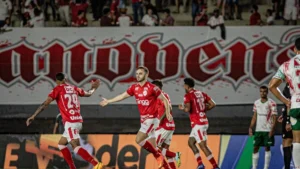 Jogadores do Vila em comemoração de gol no Serra Dourada | Foto: Roberto Corrêa/Vila Nova F.C.