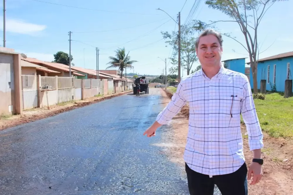 Prefeitura de Águas Lindas avança pavimentação no bairro Chiola com asfalto CBUQ