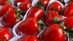 Morango do amor: veja a receita do doce que virou febre nas redes sociais
