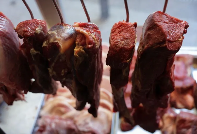Taxa de 50% pode reduzir preços de carne e café no Brasil, diz governo