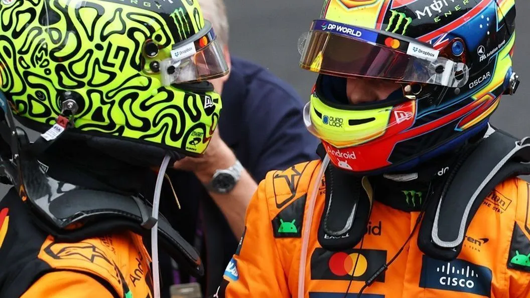 Lando Norris e Oscar Piastri, pilotos da McLaren • Divulgação/McLaren