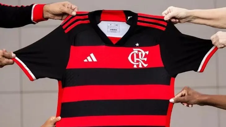 Uniforme do Flamengo está valendo mais de R$ 200 milhões com acordos atuais • Divulgação/Adidas