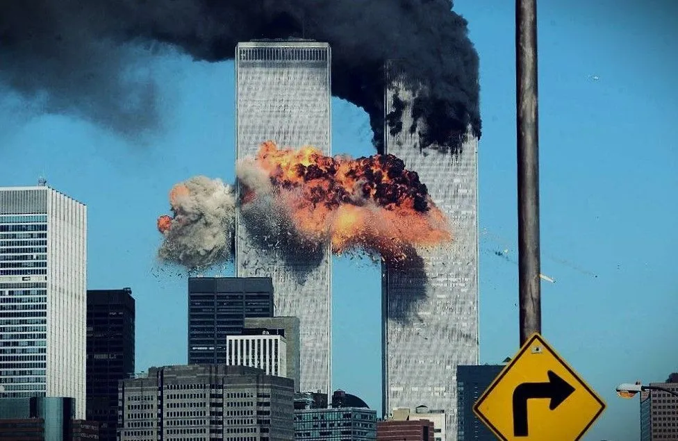 Torres do World Trade Center após ataques • Getty Images