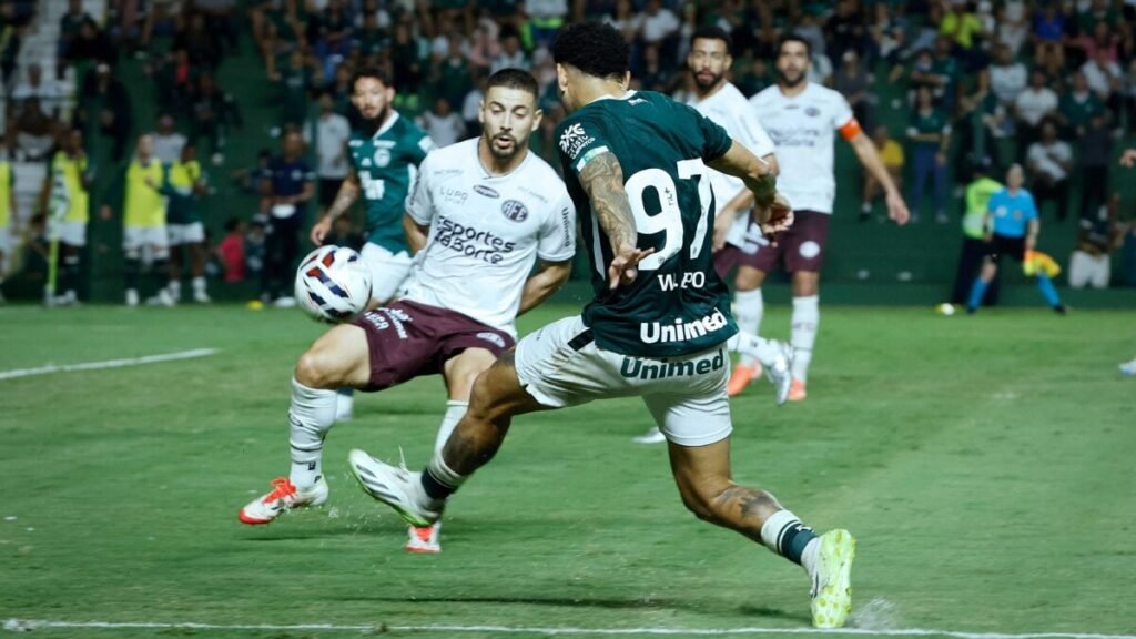 Imagem do duelo entre Goiás e Ferroviária no primeiro turno da Série B | Foto: Rosiron Rodrigues/Goiás E.C.