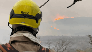 Incêndio em Pirenópolis fecha cachoeira e deixa outras em risco (Foto: CBMGO)