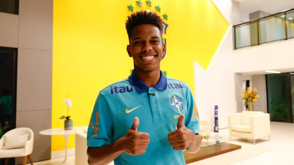 Estêvão se apresenta para jogos das Eliminatórias da Copa • Foto: Rafael Ribeiro/ CBF