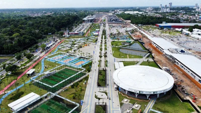 Foto tirada por drone mostra o "Parque da Cidade", um dos principais locais que sediarão a COP30 em novembro, em Belém • 28/06/2025REUTERS/Marx Vasconcelos