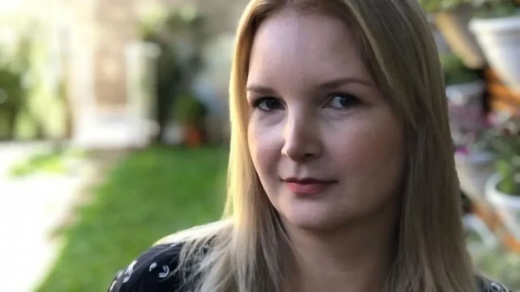 Jovem tira foto e tieta Elize Matsunaga em SP: “Diva! Sou muito fã”; veja