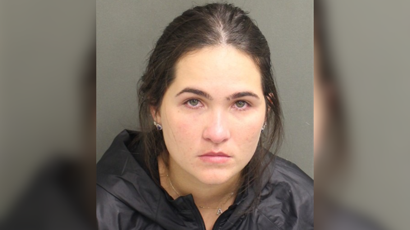 Amanda Vasconcelos, de 28 anos, mulher do cantor sertanejo Henrique, que canta ao lado de Juliano • Reprodução/Current Inmate Database