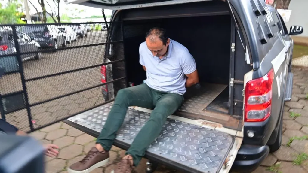 Síndico Cléber Rosa de Oliveira, de 49 anos, preso após confessar o assassinato da corretora de imóveis Daiane Alves de Souza, em Caldas Novas (Foto: Jucimar de Sousa)