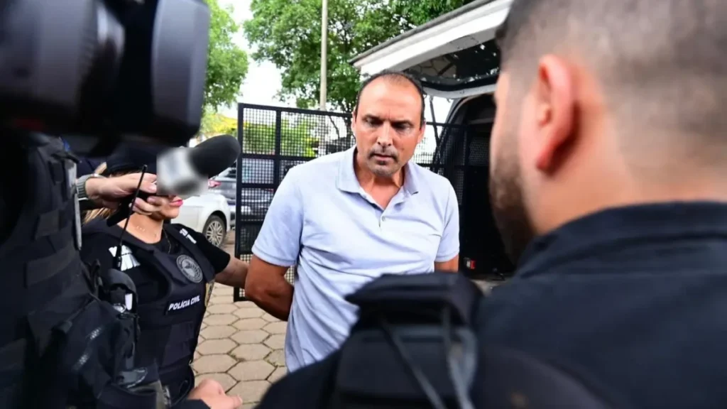 Síndico Cléber Rosa de Oliveira, de 49 anos, preso após confessar o assassinato da corretora de imóveis Daiane Alves de Souza, em Caldas Novas (Foto: Jucimar de Sousa)