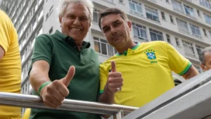 Flávio e Caiado: “defendendo os mesmos ideais que uma pessoa com sua história” (foto divulgação)
