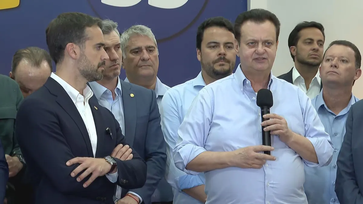 Gilberto Kassab ao lado de Eduardo Leite, durante evento de filiação do governador gaúcho ao PSD • CNN