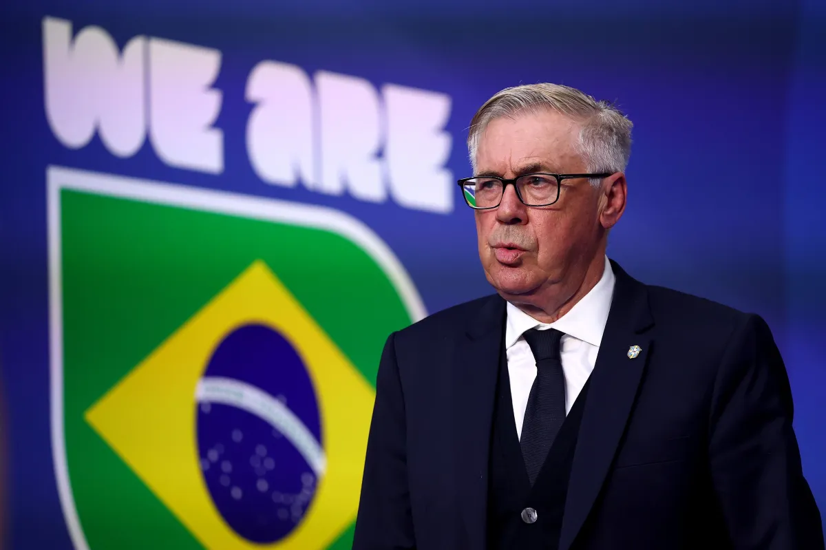 Carlo Ancelotti em Escócia x Brasil • Fifa via Getty Images