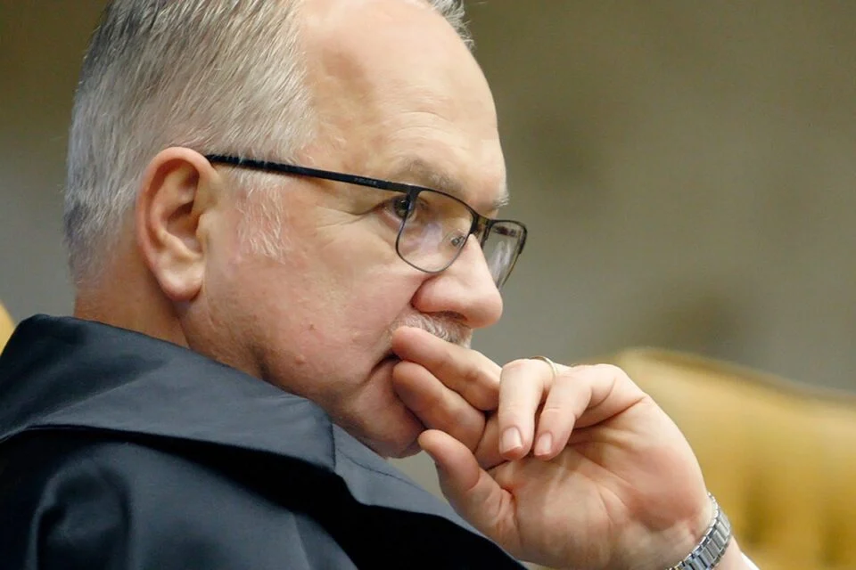 Fachin avalia tirar de Mendonça e assumir casos Master e INSS para conter crise no STF (Foto: STF)