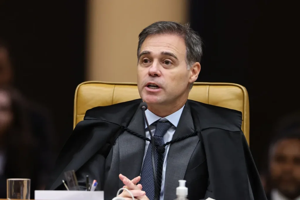 O ministro André Mendonça durante sessão plenária do STF • Alejandro Zambrana/STF